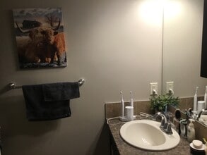 201 Sunset Dr in Cochrane, AB - Building Photo - Building Photo