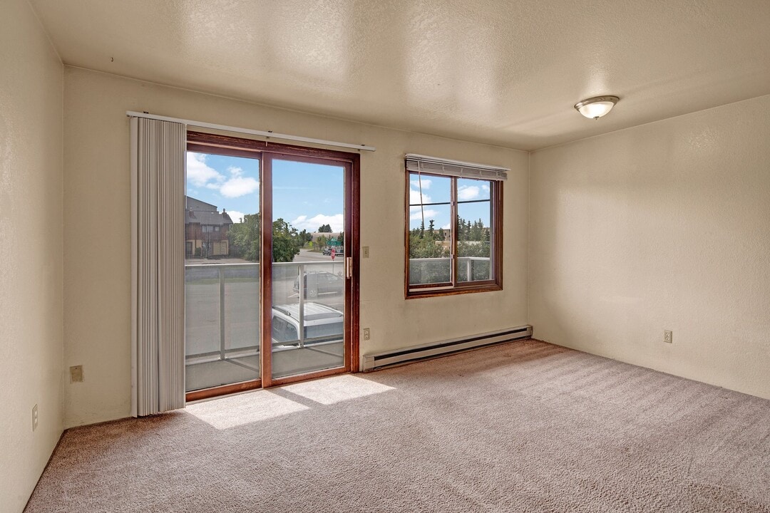 Arbor Pointe in Anchorage, AK - Building Photo