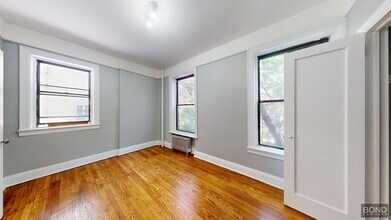 215 W 80th St in New York, NY - Building Photo - Building Photo