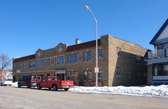 4601 W Beloit Rd in Milwaukee, WI - Building Photo - Building Photo