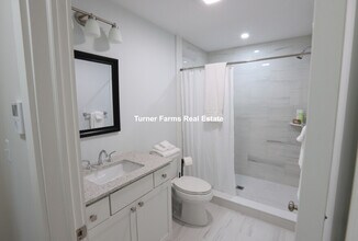 290 Riverside Ave, Unit 2 in Medford, MA - Foto de edificio - Building Photo