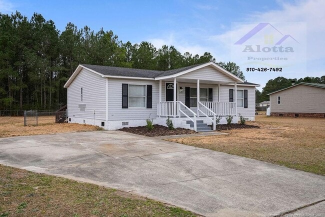 2407 O'Hara Dr in Raeford, NC - Building Photo - Building Photo