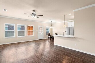 301 Hoover Dr in Mabank, TX - Building Photo - Building Photo