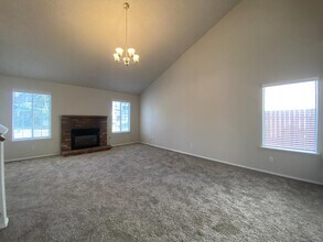 1868 E Houston Ave in Fresno, CA - Building Photo - Building Photo