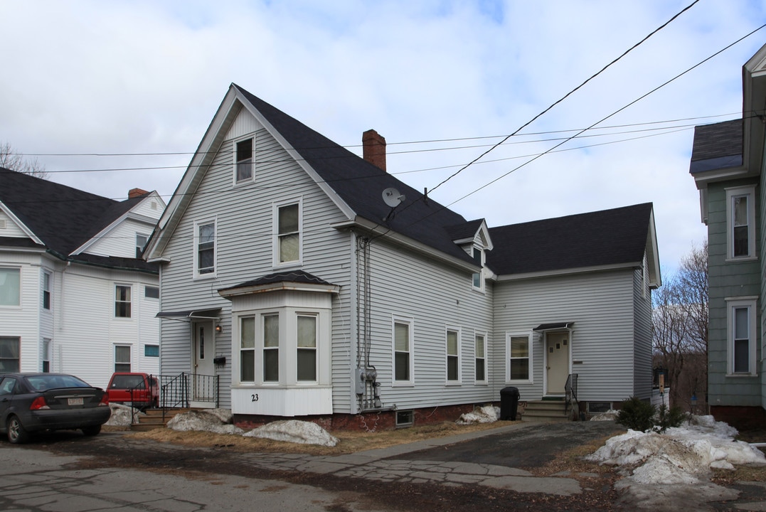 23 Crosby St in Augusta, ME - Building Photo