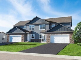 580 SE 4th Ave in Lonsdale, MN - Building Photo