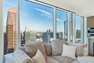 889 Francisco St, Unit 3209 in Los Angeles, CA - Foto de edificio - Building Photo