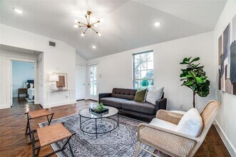 1603 Hansboro Ave in Dallas, TX - Building Photo - Building Photo