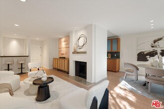 429 N Oakhurst Dr in Beverly Hills, CA - Building Photo - Building Photo