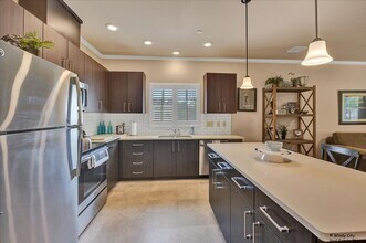 517 W Rand Rd in Arlington Heights, IL - Building Photo - Building Photo