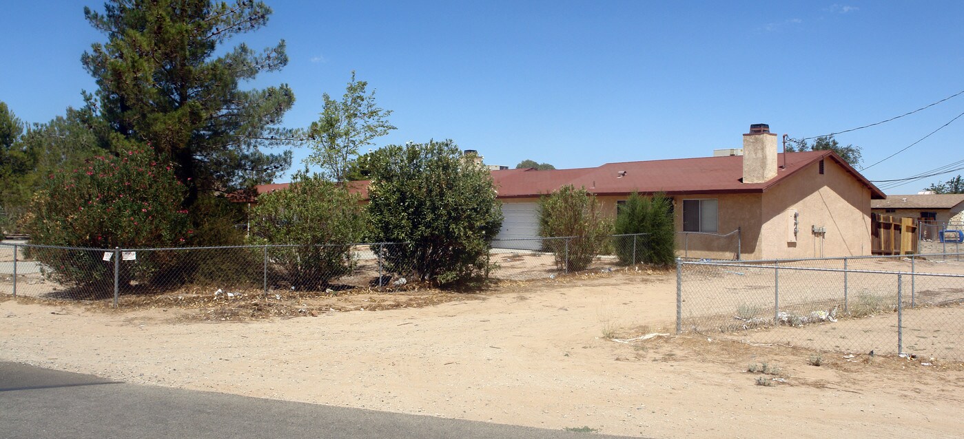 13058 Yakima Rd in Apple Valley, CA - Building Photo