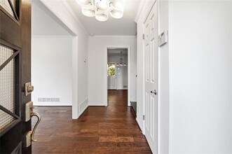 4832 Valley View Ct in Dunwoody, GA - Building Photo - Building Photo