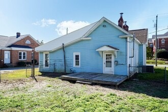 306 W Broad St in Dunn, NC - Building Photo - Building Photo