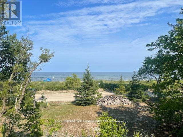 274 Coastline Dr in Wasaga Beach, ON - Building Photo - Building Photo