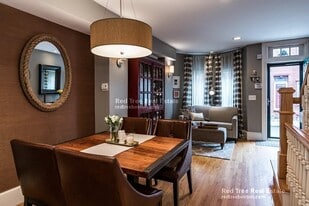 1 Greenwich Ct, Unit 1 Apartments