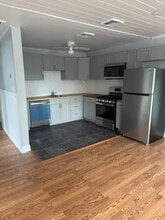 275 Hayes St in Bristol, PA - Building Photo - Building Photo