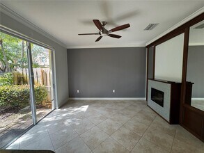 145 Emerald Crk Wy in Davie, FL - Building Photo - Building Photo