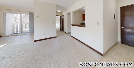 378 Sunderland Rd, Unit 4 in Worcester, MA - Building Photo - Building Photo