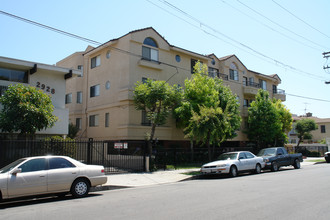 Francis Apartments in Los Angeles, CA - Building Photo - Building Photo