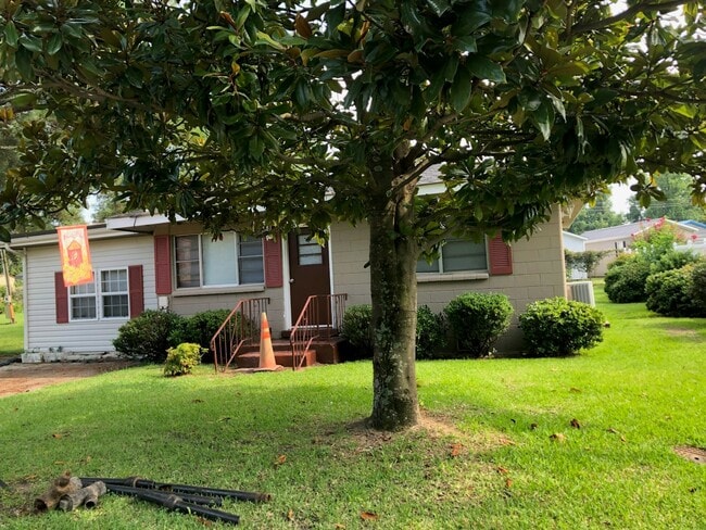 107 Smith St in Four Oaks, NC - Building Photo - Building Photo