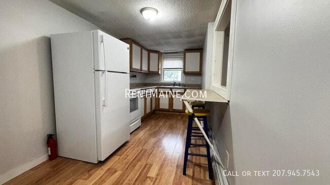 206 Maine Ave in Farmingdale, ME - Building Photo - Building Photo
