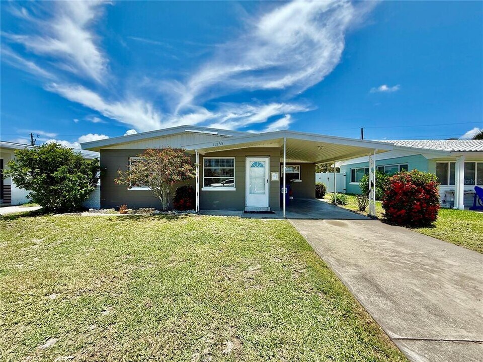 11355 2nd St E in Treasure Island, FL - Building Photo