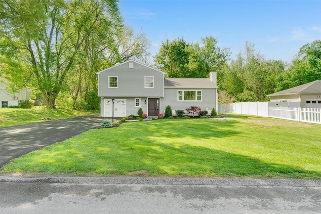 property at 5 Helen Dr