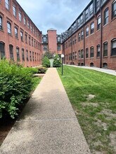 10 Weston Ave in Quincy, MA - Building Photo - Building Photo