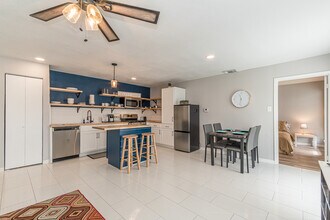 346 Natalen Ave in San Antonio, TX - Building Photo - Building Photo