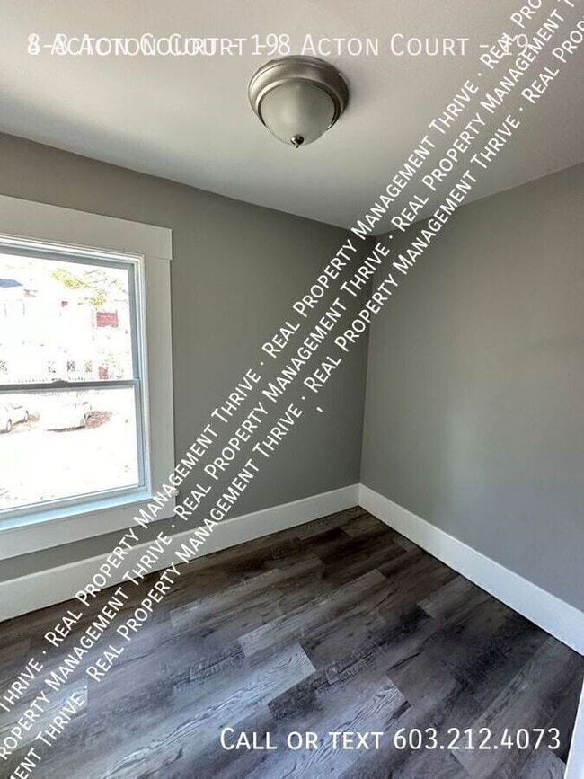 8 Acton Ct in Greenville, NH - Foto de edificio - Building Photo