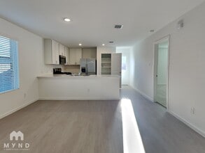 2057 Belgian Dr in Aubrey, TX - Foto de edificio - Building Photo