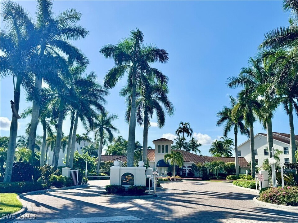 4655 St Croix Ln in Naples, FL - Building Photo