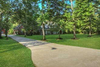 10819 Lake Windcrest Blvd in Magnolia, TX - Building Photo - Building Photo