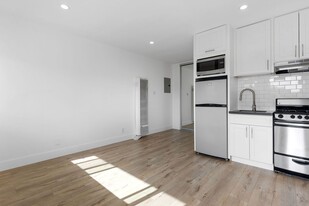 Pacific Apartment Homes in El Segundo, CA - Building Photo