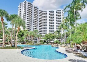 3300 NE 192 St in Aventura, FL - Building Photo