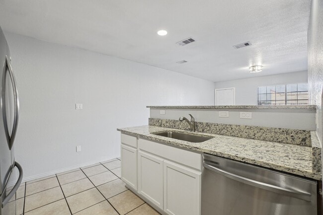 4021 Preferred Pl in Dallas, TX - Building Photo - Building Photo