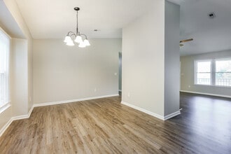 302 Laurel Tree Ln in Simpsonville, SC - Building Photo - Building Photo