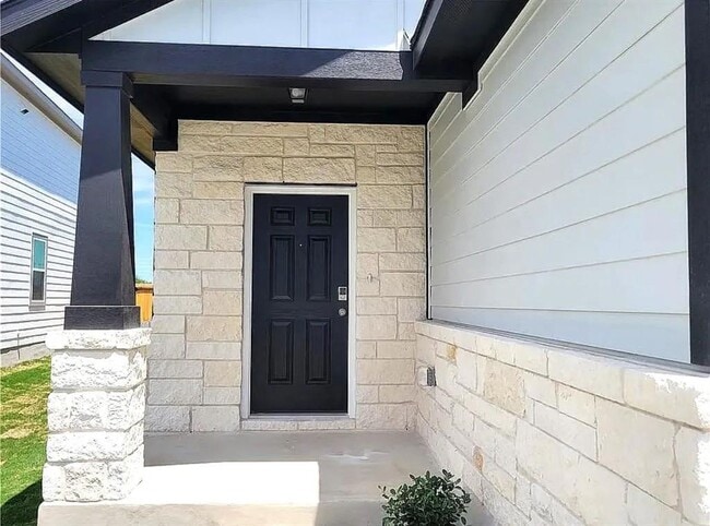 489 Unforgiven Ln in Jarrell, TX - Building Photo - Building Photo