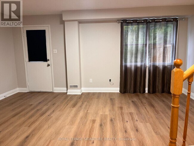 6880 Meadowvale Town Centre Cir in Mississauga, ON - Building Photo - Building Photo