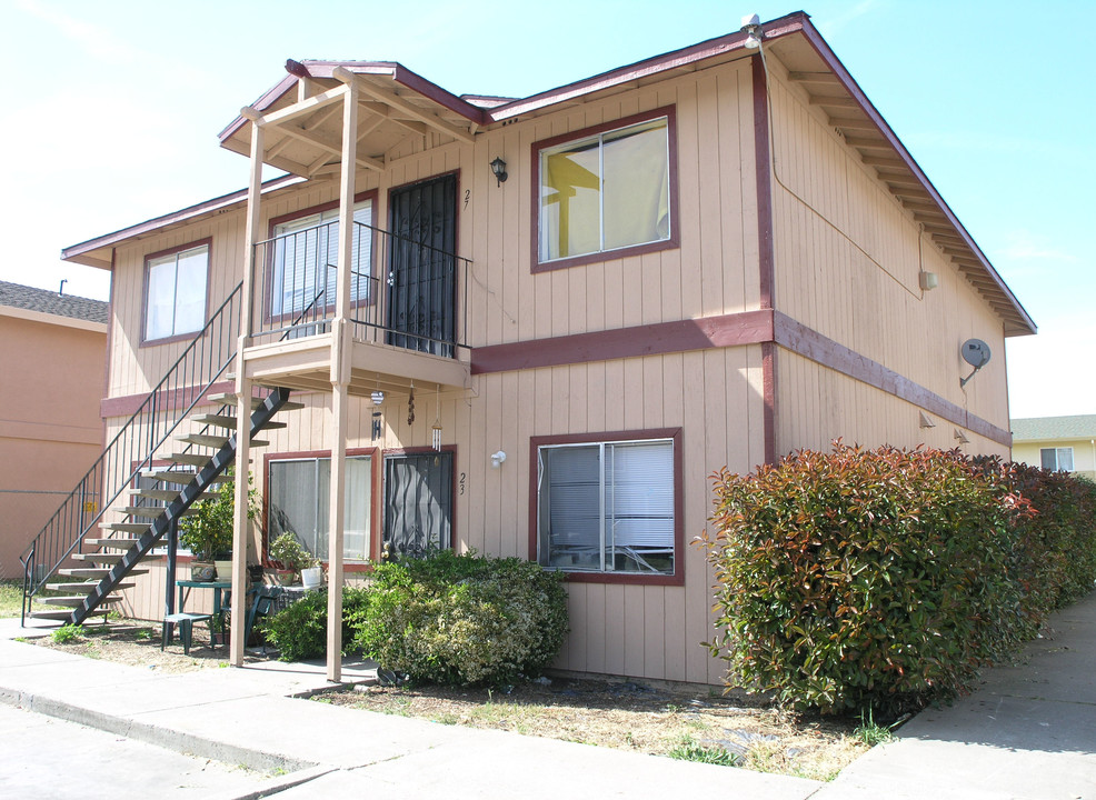 23 Coral Gables Ct in Sacramento, CA - Foto de edificio