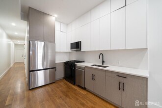 67 Virginia Ave in Jersey City, NJ - Building Photo - Building Photo
