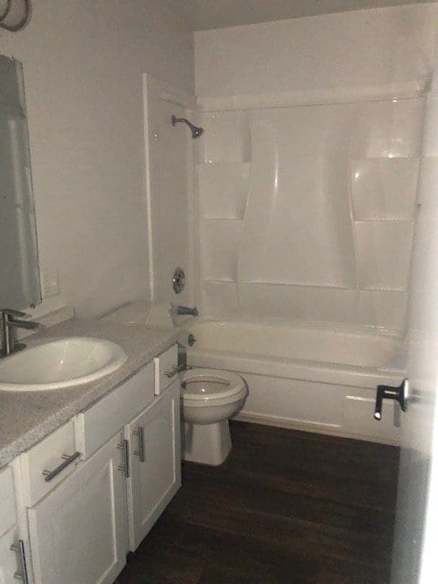 13011 12th Ave SW, Unit 13011-12th Ave. SW. S304 in Burien, WA - Foto de edificio - Building Photo