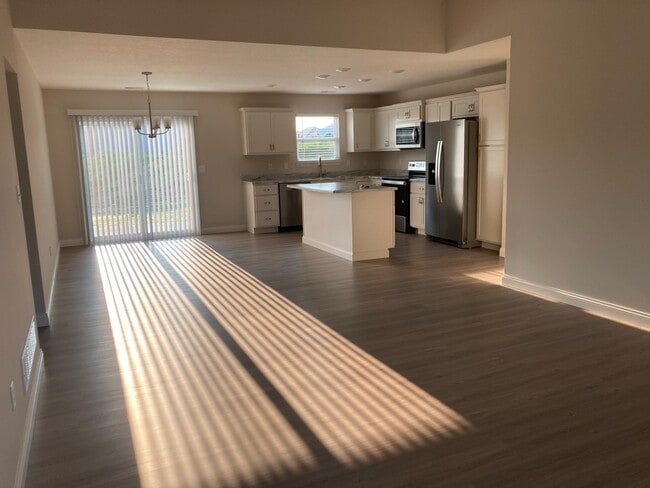 2301 Bitternut Dr