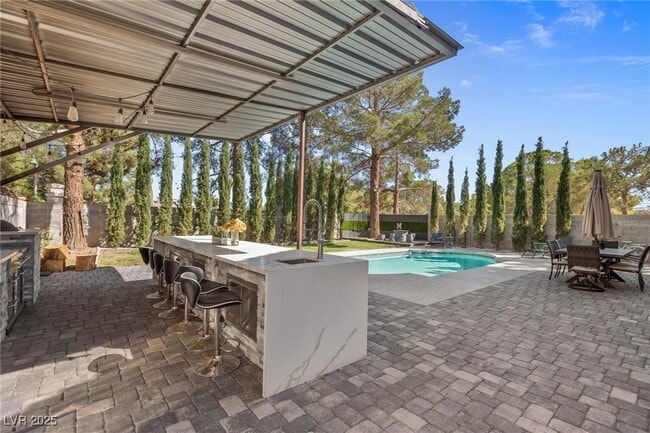 property at 2932 Whalers Cove Cir
