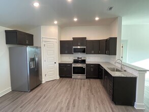 947 N Labrador Ave in Republic, MO - Building Photo - Building Photo