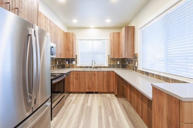 1016 NW 23rd St, Unit 1 in Corvallis, OR - Foto de edificio - Building Photo