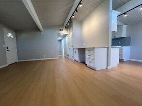 831 Sinex Ave in Pacific Grove, CA - Building Photo - Building Photo