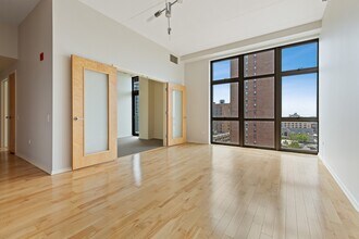 1000 W Leland Ave in Chicago, IL - Building Photo - Building Photo