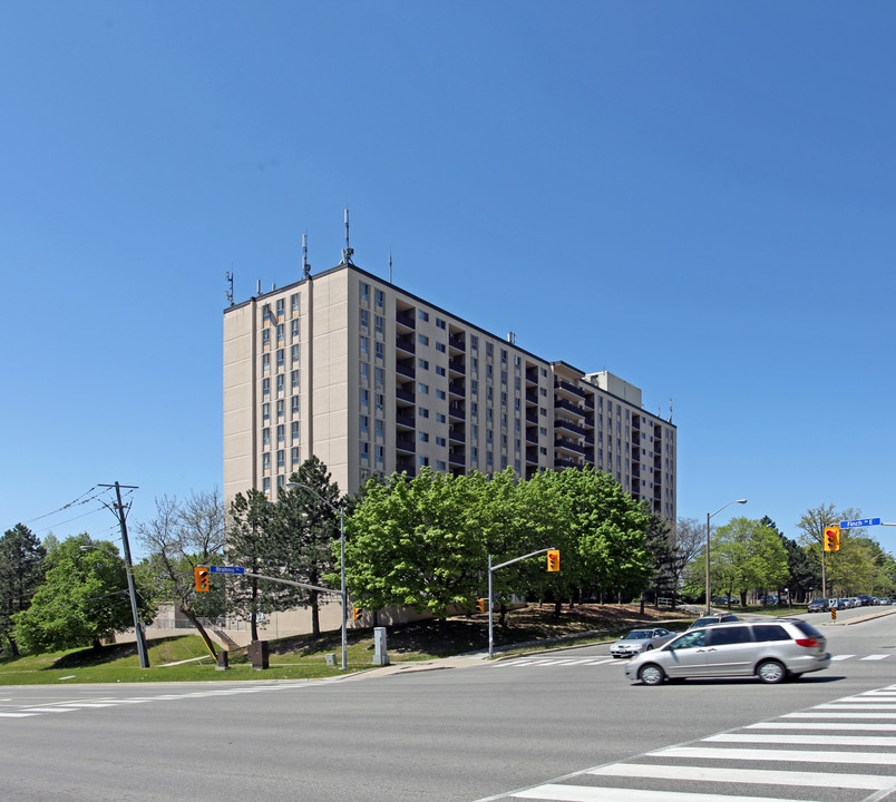 Finch Brahms in Toronto, ON - Building Photo