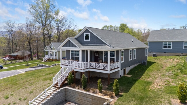 1205 Seven Sisters Ln in Black Mountain, NC - Building Photo - Building Photo